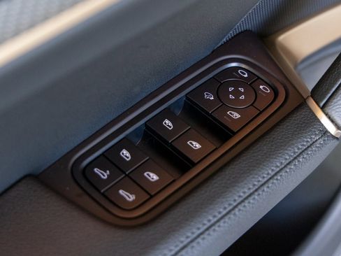 New 2025 Porsche Cayenne S image 24