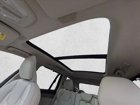 Used 2025 Volvo XC90 T8 Ultra w/ Protection Package Premier AWD/4WD image 14