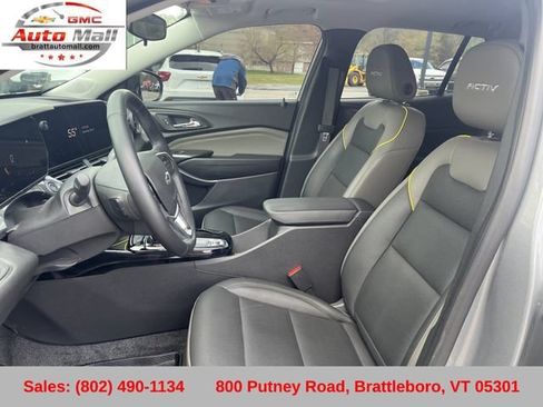 Used 2024 Chevrolet Trax ACTIV w/ Sunroof Package FWD image 11