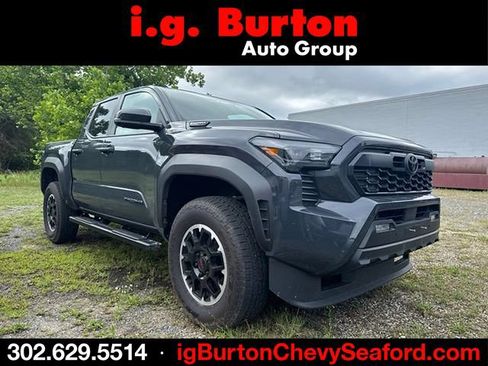 Used 2025 Toyota Tacoma TRD Off-Road w/ TRD Off Road Premium Package AWD/4WD image 1