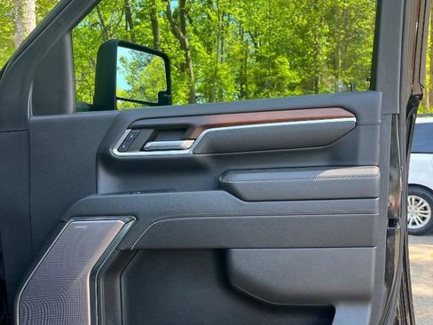 Used 2024 GMC Sierra 2500 Denali w/ Denali Reserve Package AWD/4WD image 45