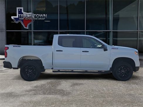Used 2024 Chevrolet Silverado 1500 LT Trail Boss w/ Convenience Package II image 6