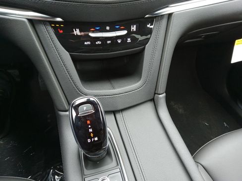 New 2026 Cadillac XT5 Luxury image 16