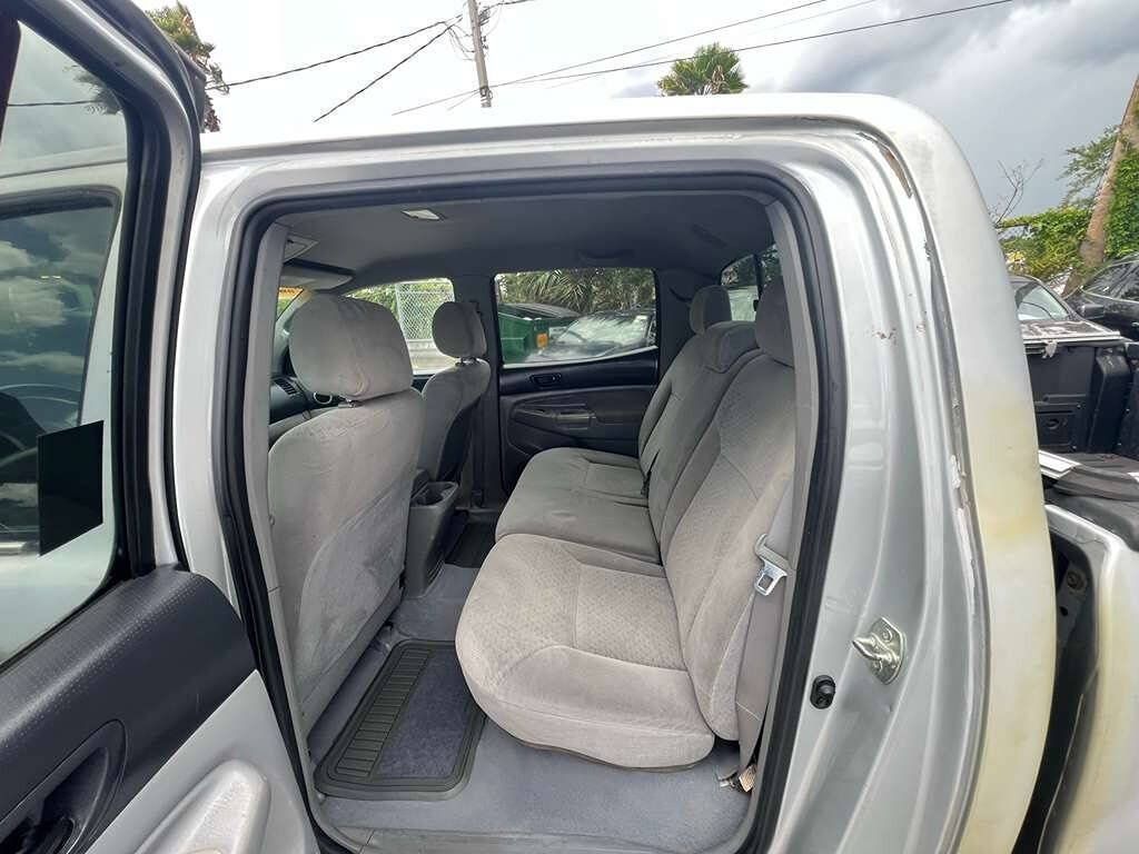 Used 2005 Toyota Tacoma PreRunner RWD image 11