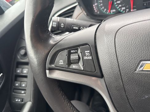 Used 2022 Chevrolet Trax LT w/ LT Convenience Package image 31