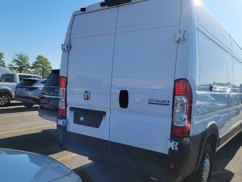 Used 2026 RAM ProMaster 2500 w/ Convenience Group FWD image 2