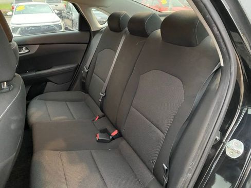 Used 2020 Kia Forte LXS FWD image 24