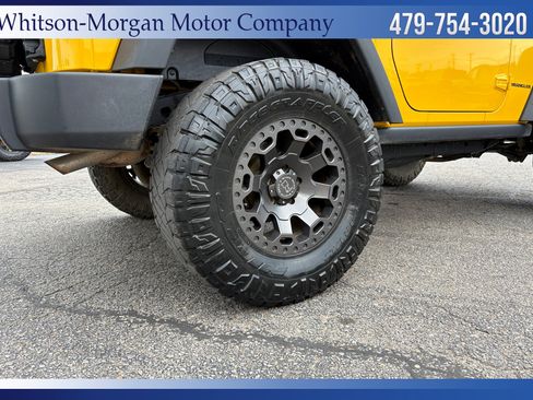 Used 2015 Jeep Wrangler Rubicon w/ Power Convenience Group image 9