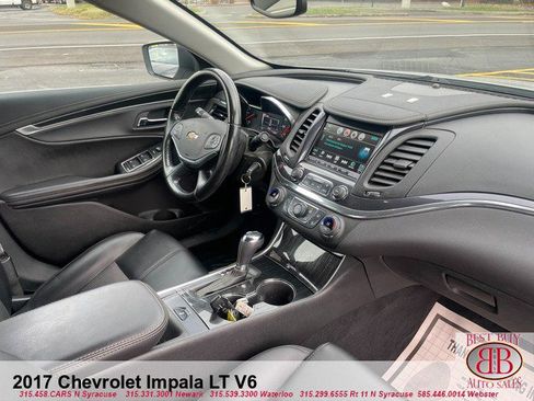 Used 2017 Chevrolet Impala LT w/ Convenience Package image 9