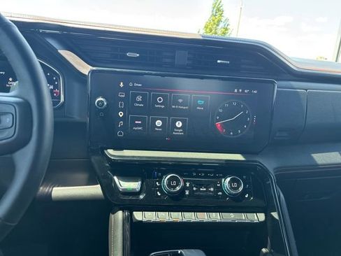 Certified 2025 GMC Sierra 1500 AT4 w/ AT4 Premium Package AWD/4WD image 19