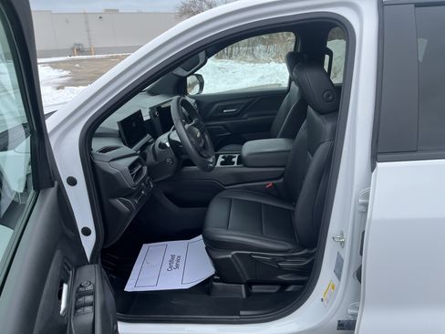 Used 2025 Chevrolet Silverado EV W/T image 12
