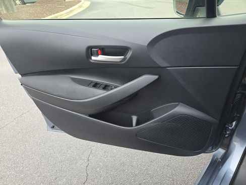 Used 2021 Toyota Corolla LE image 27