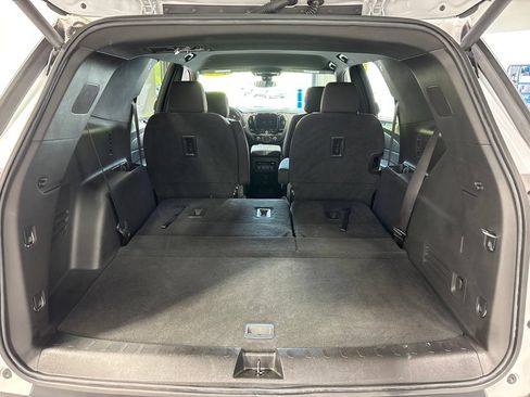 Used 2023 Chevrolet Traverse LT AWD/4WD image 45