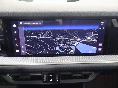 Used 2025 Porsche Cayenne image 15