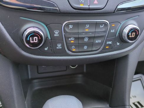 Used 2024 Chevrolet Equinox RS FWD image 19
