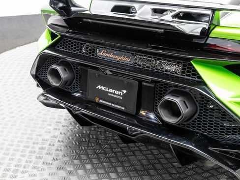 Used 2024 Lamborghini Huracan Tecnica image 40