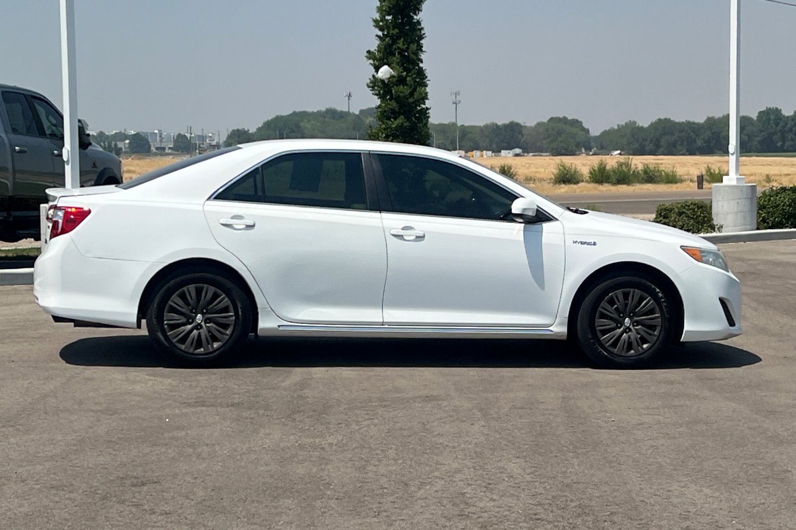 Used 2014 Toyota Camry LE FWD image 3