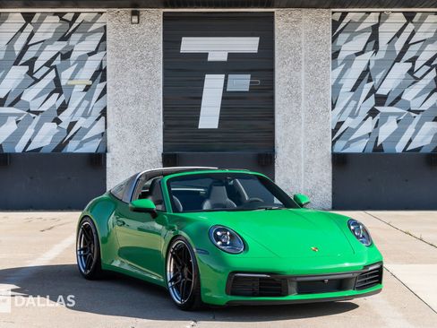 Used 2021 Porsche 911 Targa 4S image 1