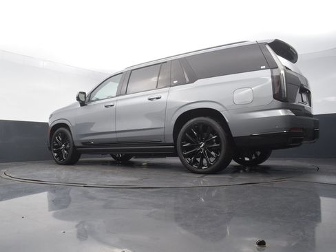 New 2026 Cadillac Escalade ESV Platinum Sport w/ LPO, ONYX Package AWD/4WD image 54