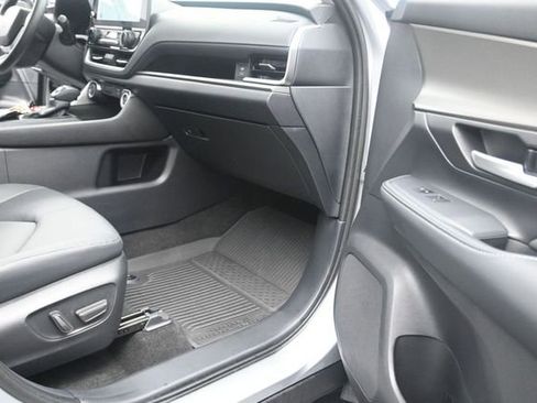 Used 2025 Toyota Grand Highlander FWD image 29