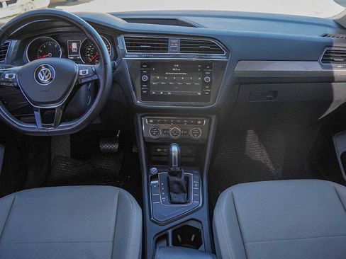 Used 2018 Volkswagen Tiguan SE image 30
