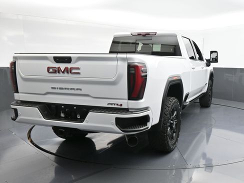 Used 2024 GMC Sierra 2500 AT4 w/ AT4 Premium Plus Package image 8