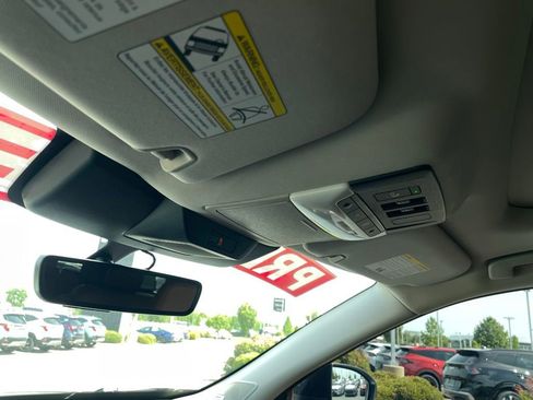 Used 2025 Nissan Pathfinder Platinum AWD/4WD image 21