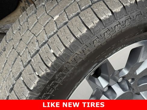 Used 2022 Chevrolet Silverado 2500 Custom w/ Custom Convenience Package image 12