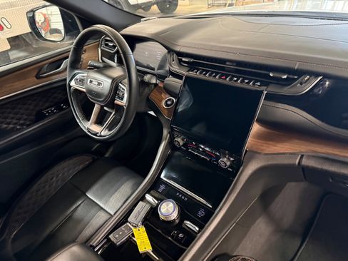 Used 2023 Jeep Grand Cherokee L Summit w/ Advanced Protech Group IV image 12