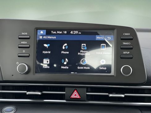 Used 2025 Hyundai Elantra Blue image 15