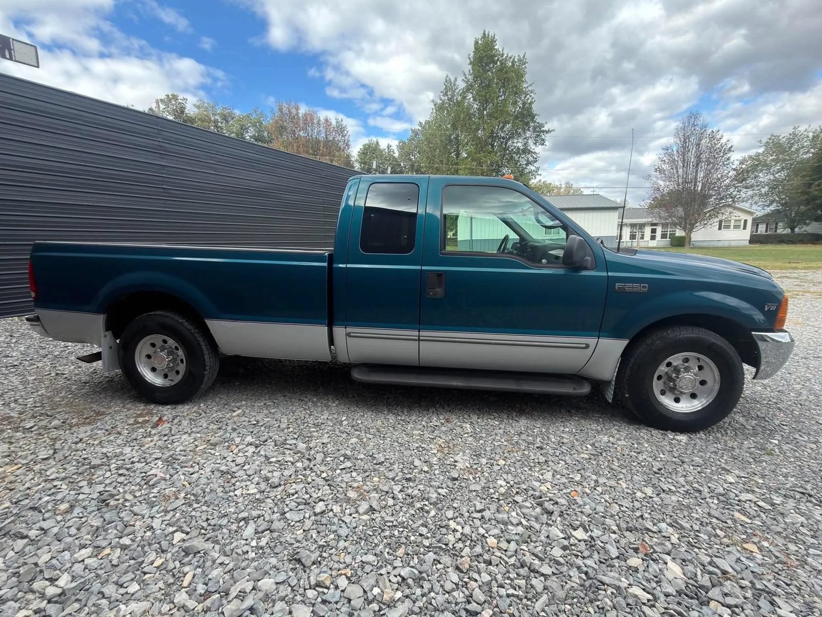 Used 2000 Ford F250 2WD SuperCab Super Duty image 4