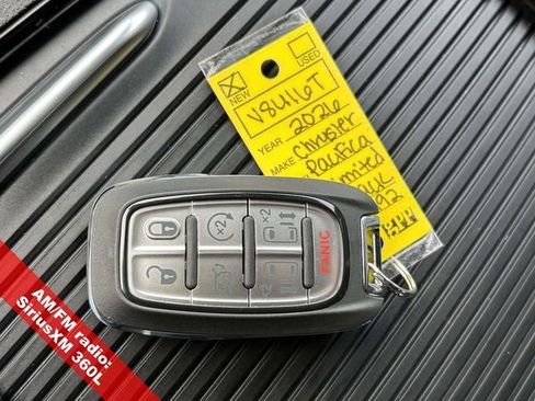 New 2026 Chrysler Pacifica Limited w/ Uconnect Theater Family Group image 36