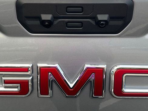 New 2026 GMC Sierra 1500 SLE image 10