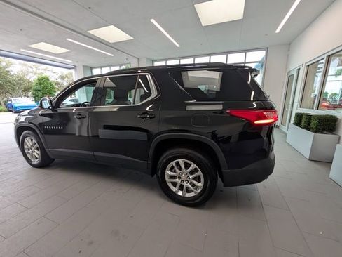 Certified 2020 Chevrolet Traverse LT w/ Driver Confidence II Package image 11