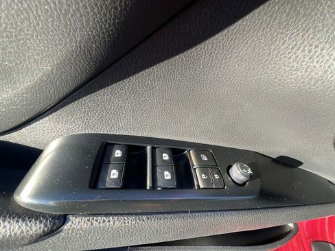 Used 2019 Toyota Camry LE w/ Convenience Package image 22