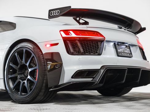 Used 2018 Audi R8 V10 plus w/ Full Leather Package image 17