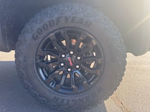 Used 2023 GMC Sierra 1500 AT4X AWD/4WD image 29