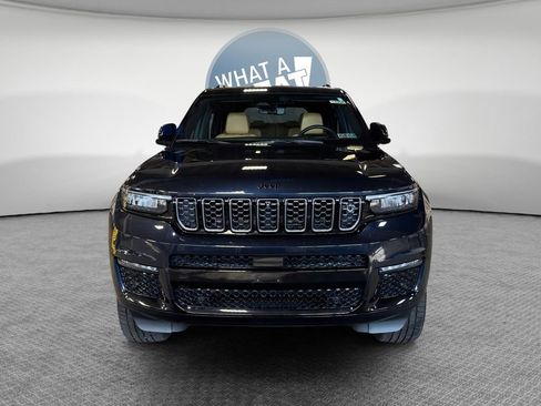 Used 2023 Jeep Grand Cherokee L Summit w/ Advanced Protech Group IV AWD/4WD image 9