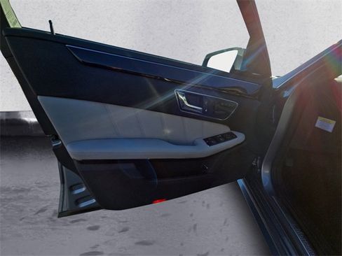 Used 2011 Mercedes-Benz E 350 Sedan image 21