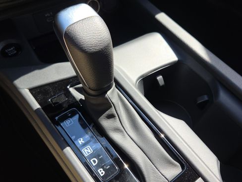 Used 2010 Ford Taurus SEL image 22