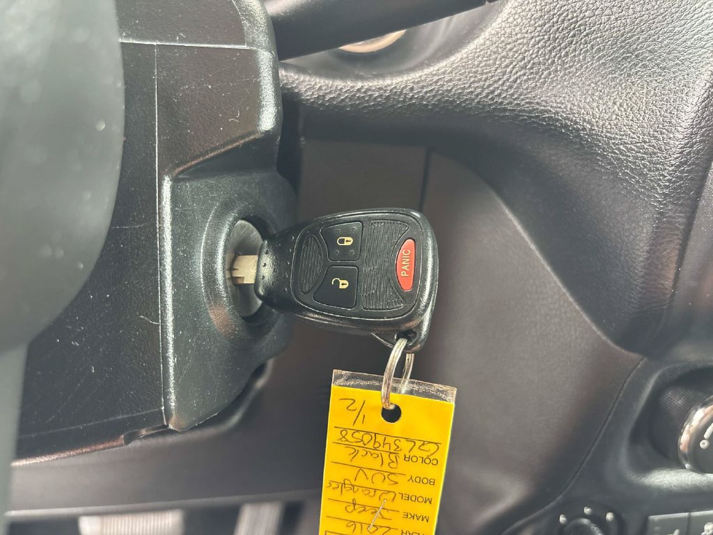 Used 2016 Jeep Wrangler Unlimited Sahara AWD/4WD image 23