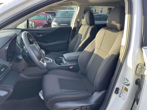 Used 2024 Subaru Outback Premium AWD/4WD image 8