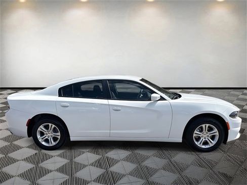 Used 2022 Dodge Charger SXT image 6