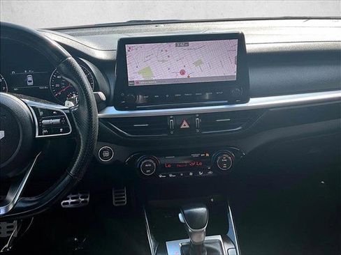 Used 2022 Kia Forte GT w/ GT Technology Package image 8