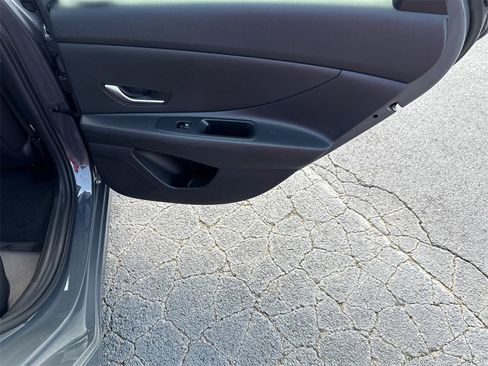 Used 2024 Hyundai Elantra SEL image 16