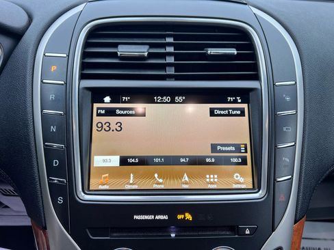 Used 2017 Lincoln MKX Reserve w/ Driver Assistance Package image 15