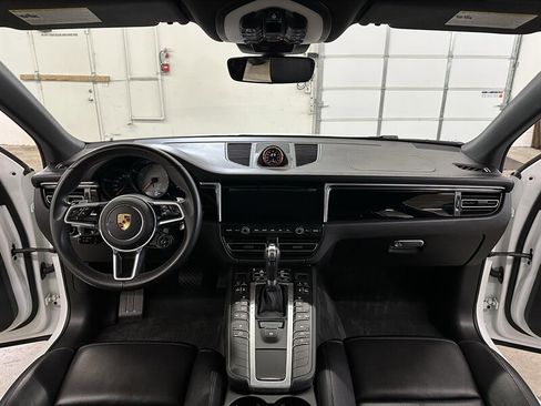 Used 2021 Porsche Macan S image 16