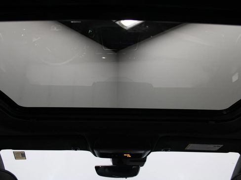 Certified 2022 Cadillac XT4 Premium Luxury w/ Enhanced Visibility Package image 17