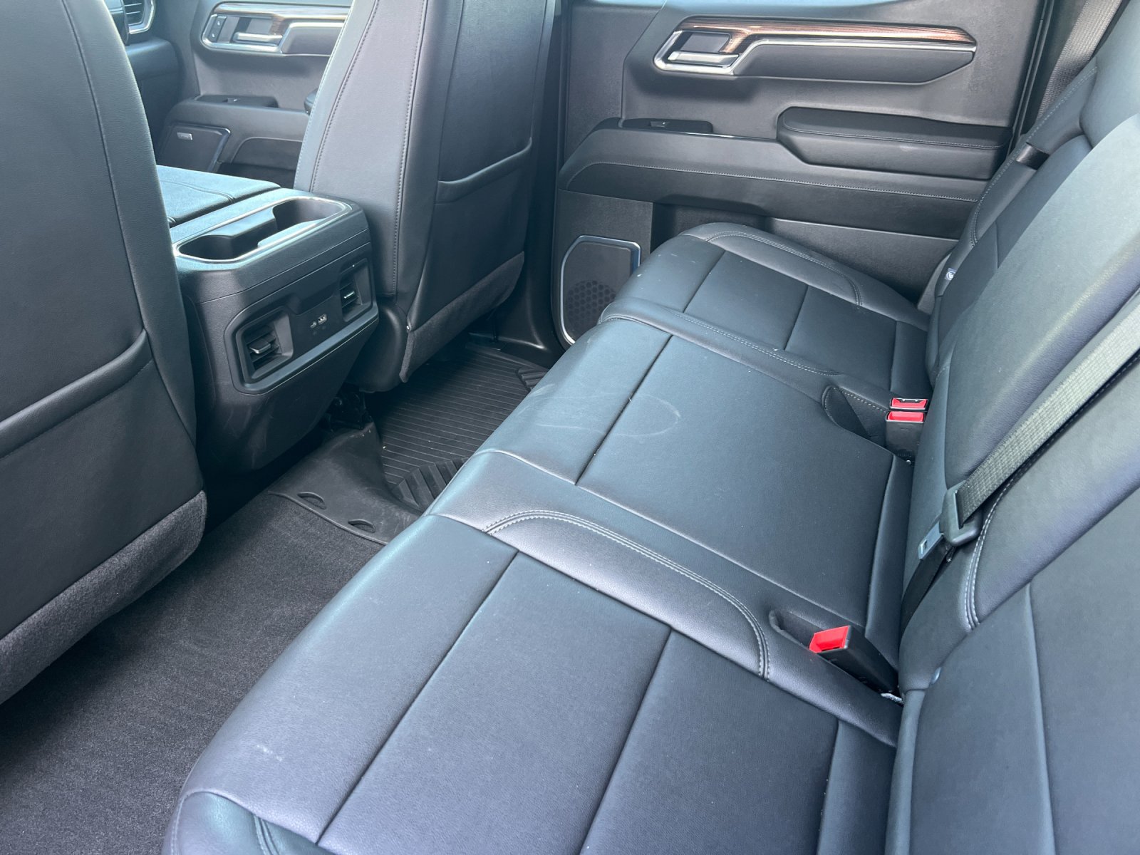 Used 2025 Chevrolet Silverado 1500 LT Trail Boss w/ LT Trail Boss Premium Package AWD/4WD image 12