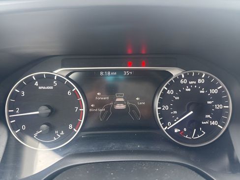 Used 2025 Nissan Rogue SV image 9